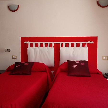 Ada'S Guest House Боза Екстер'єр фото