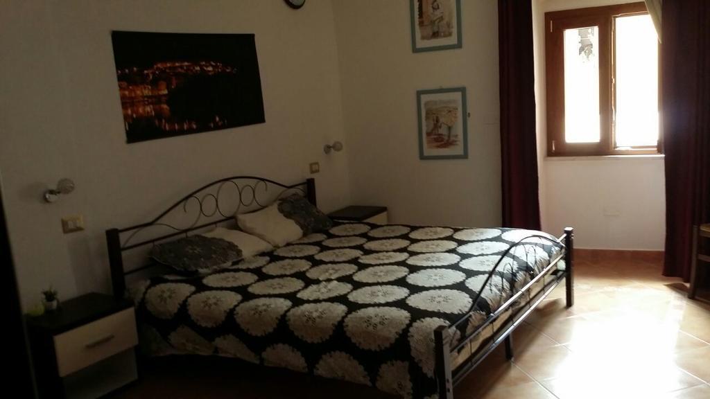 Ada'S Guest House Боза Екстер'єр фото