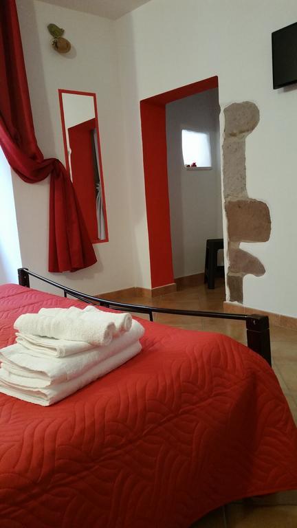 Ada'S Guest House Боза Екстер'єр фото