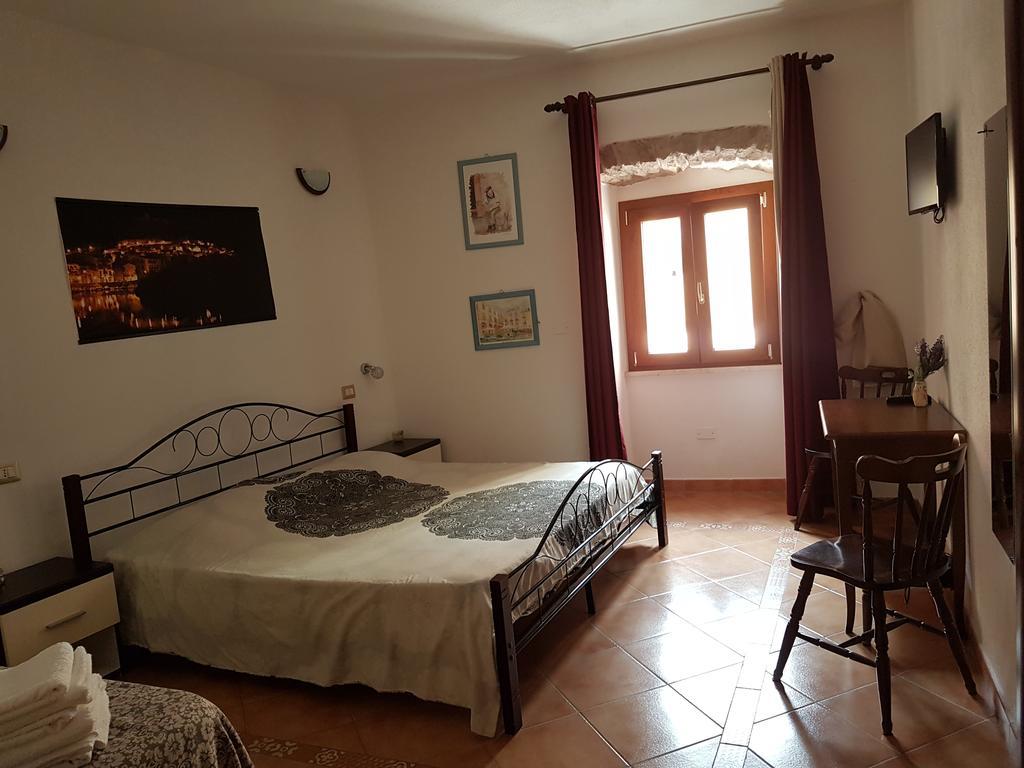 Ada'S Guest House Боза Екстер'єр фото