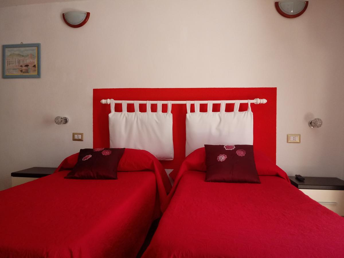 Ada'S Guest House Боза Екстер'єр фото